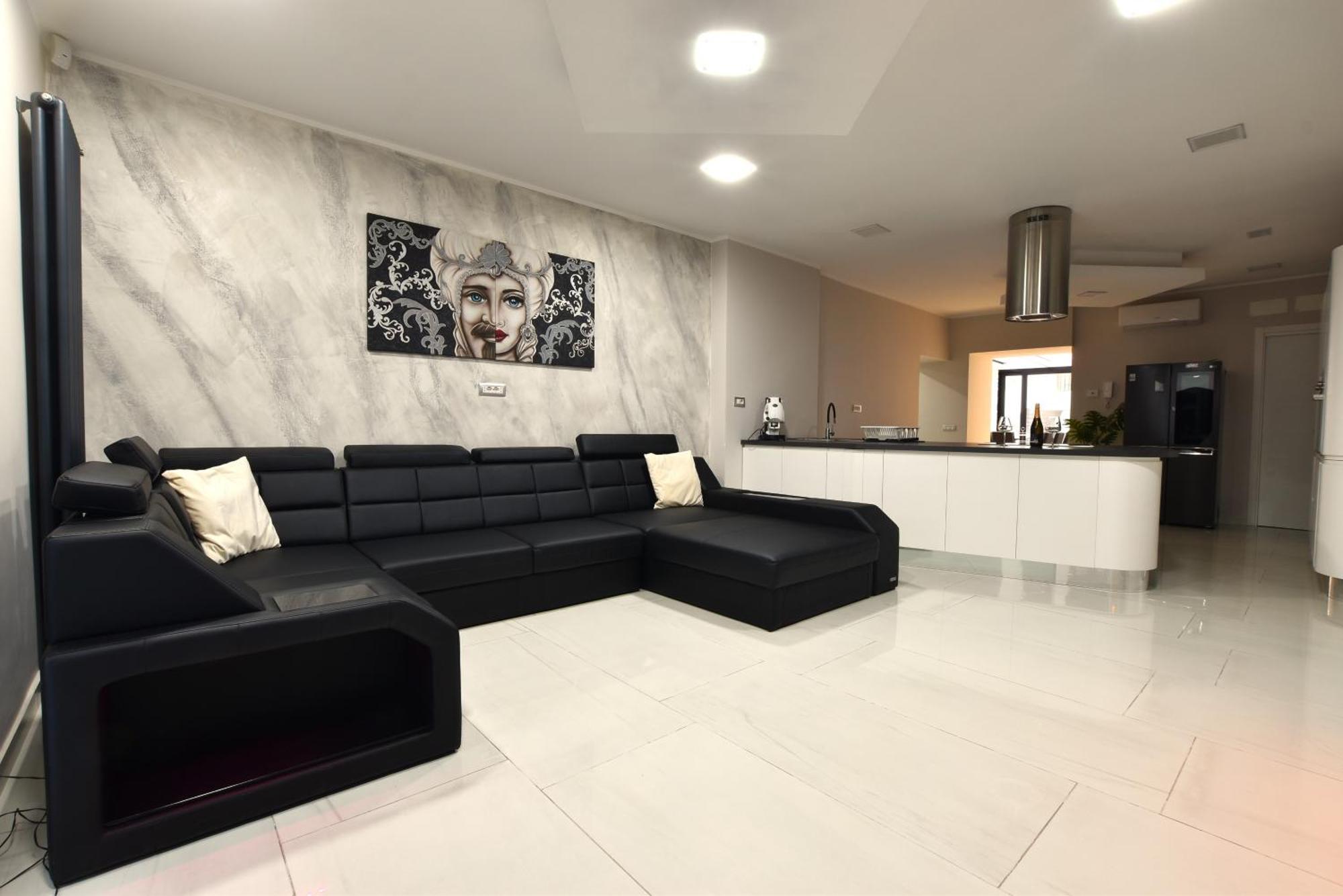 Megghy Maison *